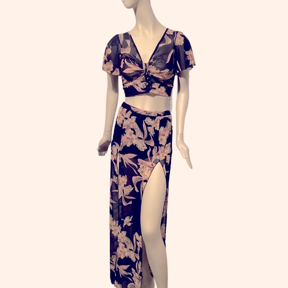Two piece tropical set